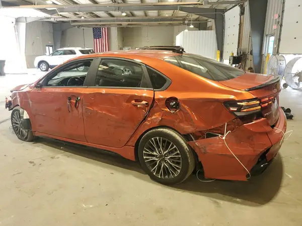 3KPF54AD7RE690385 2024 KIA FORTE - Image 2