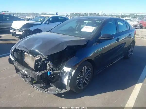 3KPF54AD7RE691715 2024 KIA FORTE - Image 2
