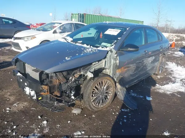 3KPF54AD7RE693321 2024 KIA FORTE - Image 2