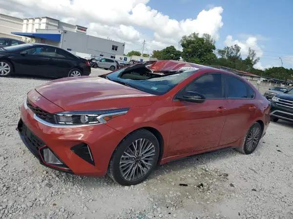3KPF54AD7RE698437 2024 KIA FORTE - Image 1