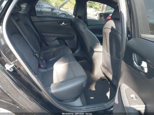 3KPF54AD7RE701806 2024 KIA FORTE - Image 8