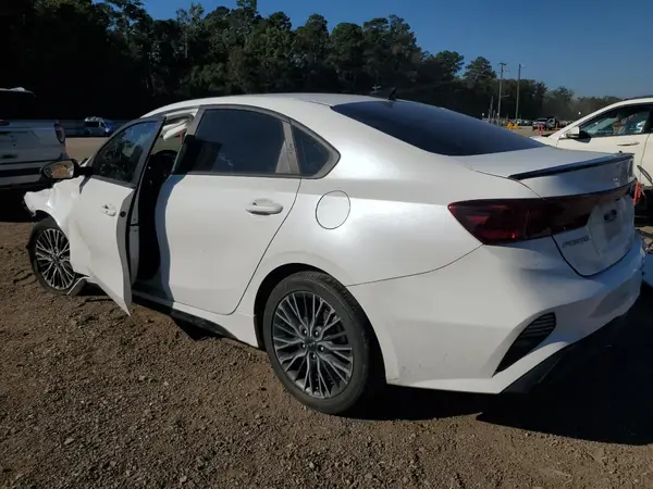 3KPF54AD7RE706536 2024 KIA FORTE - Image 2