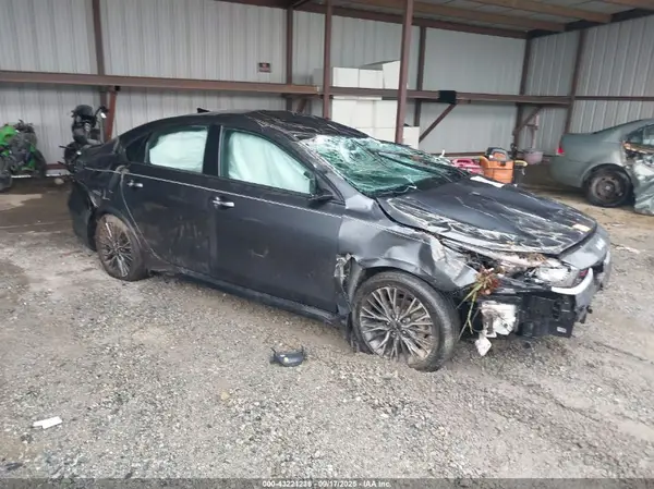 3KPF54AD7RE707556 2024 KIA FORTE - Image 1