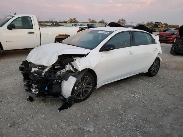 3KPF54AD7RE717441 2024 KIA FORTE - Image 1