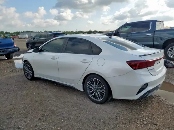 3KPF54AD7RE718699 2024 KIA FORTE - Image 2