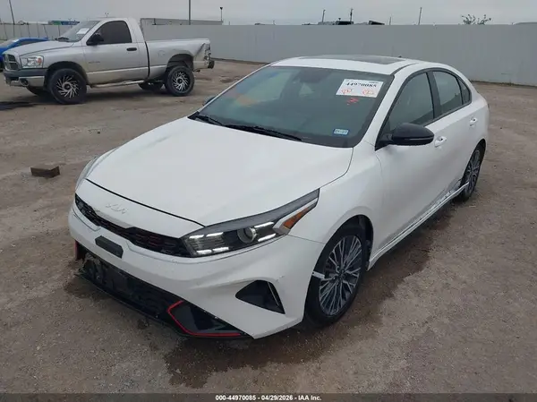 3KPF54AD7RE718797 2024 KIA FORTE - Image 2