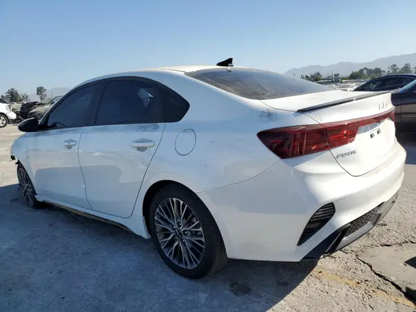 3KPF54AD7RE719075 2024 KIA FORTE - Image 2