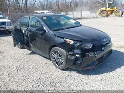 3KPF54AD7RE725927 2024 KIA FORTE