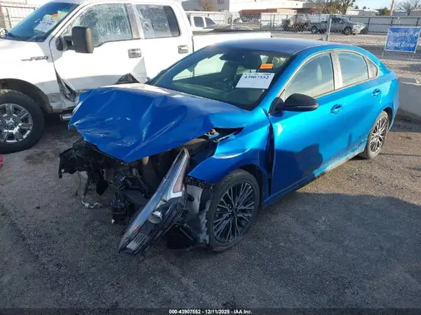 3KPF54AD7RE727130 2024 KIA FORTE - Image 2