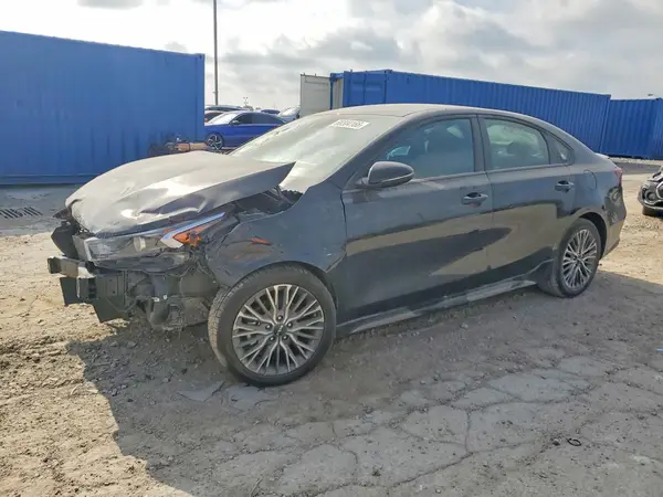 3KPF54AD7RE727984 2024 KIA FORTE - Image 1