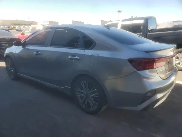 3KPF54AD7RE731825 2024 KIA FORTE - Image 2