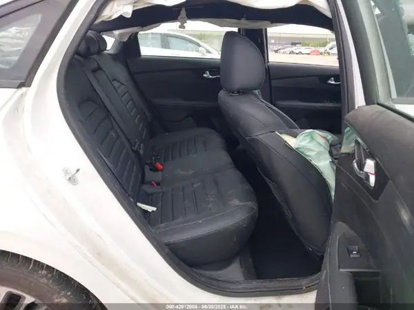 3KPF54AD7RE741206 2024 KIA FORTE - Image 8