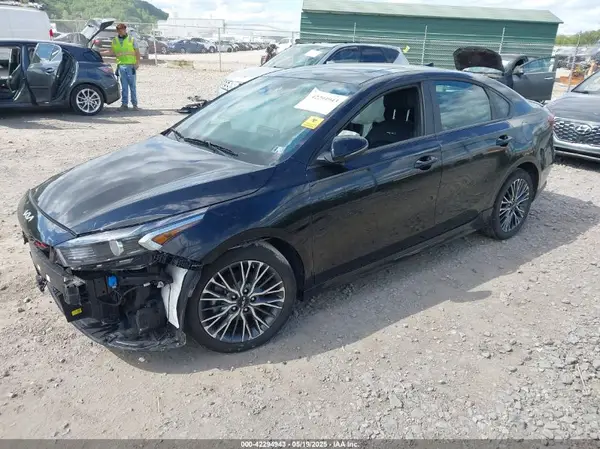 3KPF54AD7RE761231 2024 KIA FORTE - Image 2