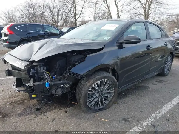 3KPF54AD7RE761388 2024 KIA FORTE - Image 2