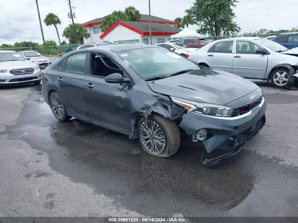 3KPF54AD7RE771869 2024 KIA FORTE - Image 1