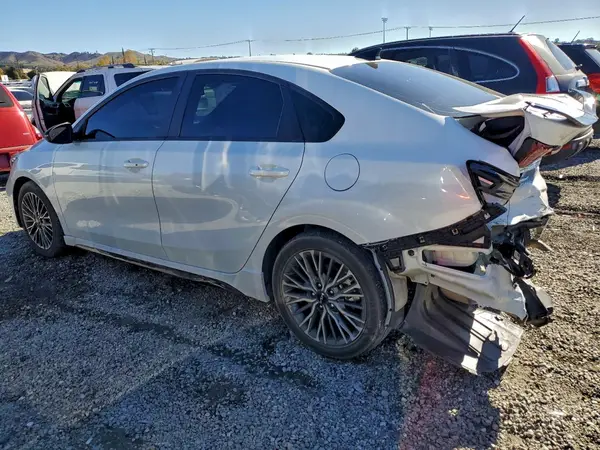 3KPF54AD7RE772617 2024 KIA FORTE - Image 2