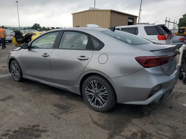 3KPF54AD7RE782404 2024 KIA FORTE - Image 2