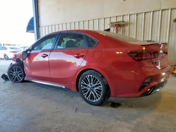 3KPF54AD7RE786825 2024 KIA FORTE - Image 2