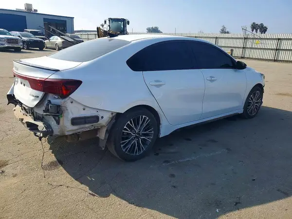 2024 KIA FORTE COPART lot 75425655 auction photo 3