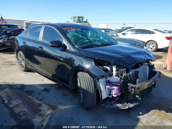 3KPF54AD7RE792625 2024 KIA FORTE - Image 1