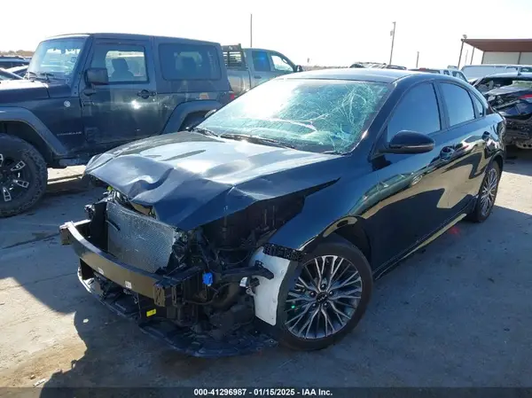 3KPF54AD7RE792625 2024 KIA FORTE - Image 2