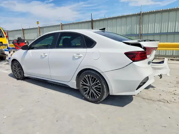 3KPF54AD7RE794391 2024 KIA FORTE - Image 2