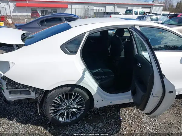 3KPF54AD7RE803459 2024 KIA FORTE - Image 8