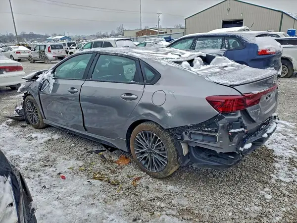 3KPF54AD7RE808922 2024 KIA FORTE - Image 2