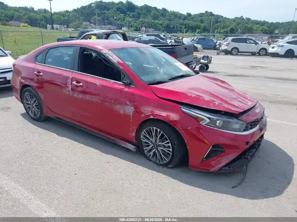 3KPF54AD7RE809925 2024 KIA FORTE - Image 1