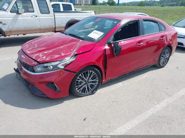 3KPF54AD7RE809925 2024 KIA FORTE - Image 2