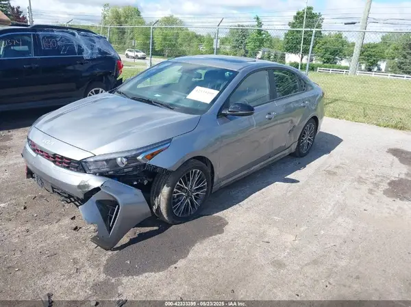 3KPF54AD7RE811562 2024 KIA FORTE - Image 2