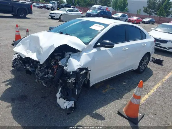 3KPF54AD7RE822755 2024 KIA FORTE - Image 2