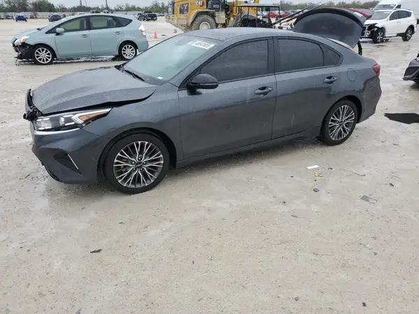 3KPF54AD7RE823355 2024 KIA FORTE - Image 1