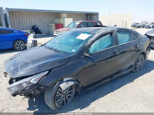 3KPF54AD7RE827874 2024 KIA FORTE - Image 2