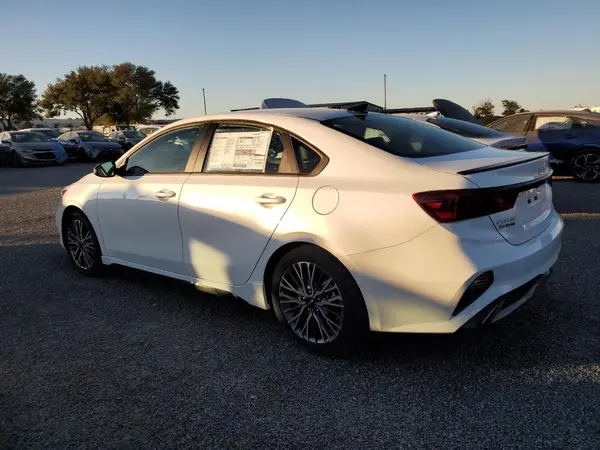 3KPF54AD7RE829785 2024 KIA FORTE - Image 2