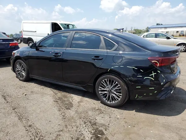 3KPF54AD7RE832301 2024 KIA FORTE - Image 2