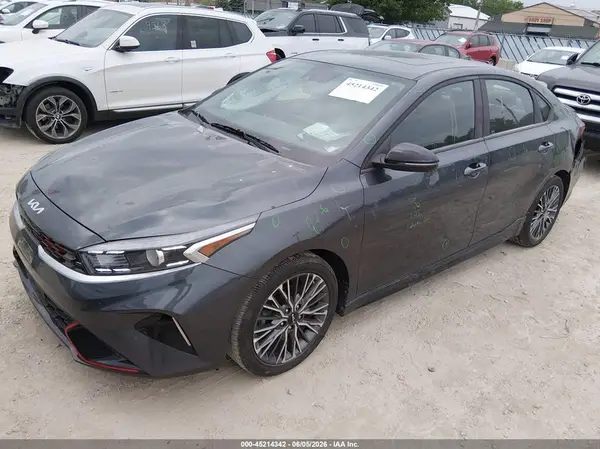 3KPF54AD7RE833030 2024 KIA FORTE - Image 2