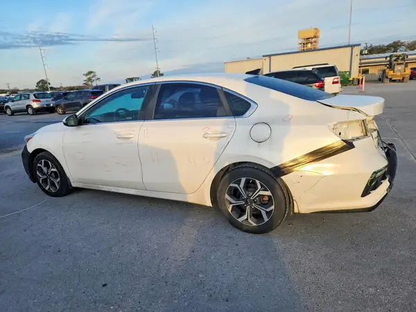 3KPF54AD8KE008555 2019 KIA FORTE - Image 2