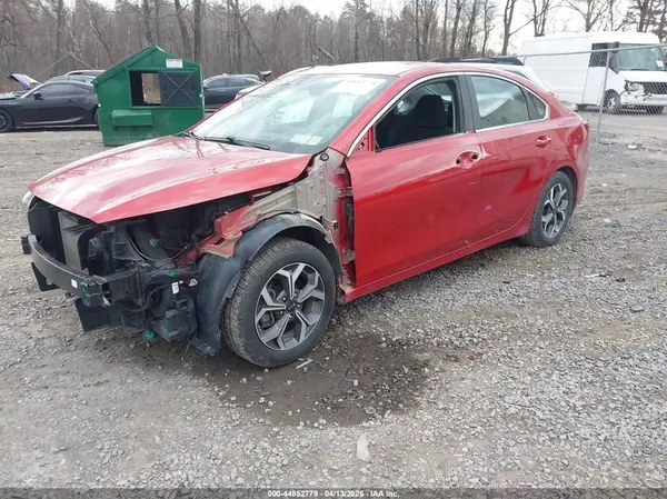 3KPF54AD8KE025596 2019 KIA FORTE - Image 2