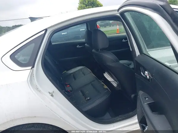 3KPF54AD8KE027848 2019 KIA FORTE - Image 8