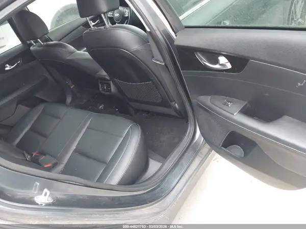 3KPF54AD8KE030409 2019 KIA FORTE - Image 8