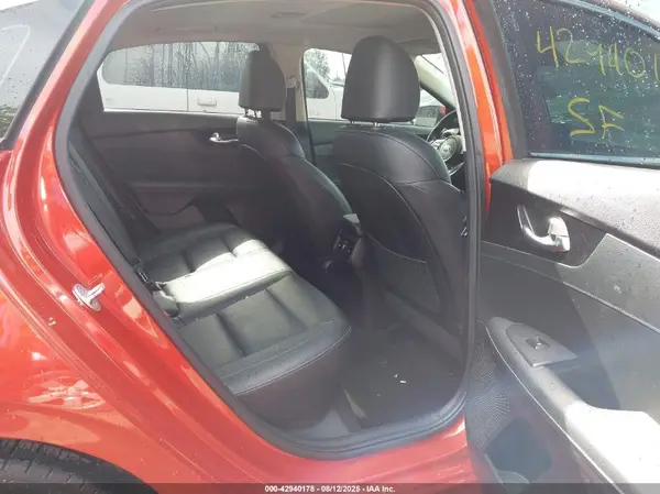 3KPF54AD8KE059604 2019 KIA FORTE - Image 8