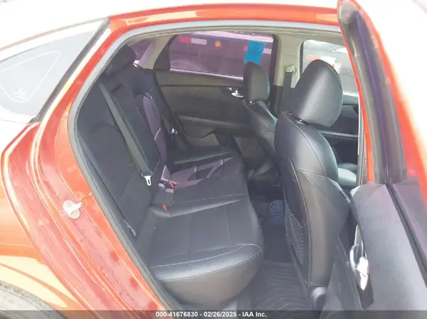 3KPF54AD8KE061904 2019 KIA FORTE - Image 8