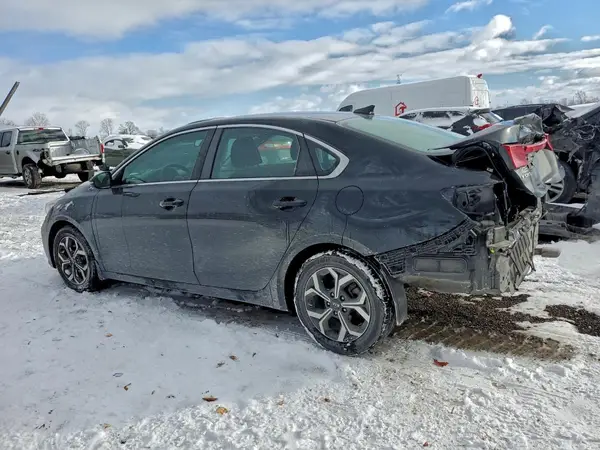 3KPF54AD8KE062034 2019 KIA FORTE - Image 2
