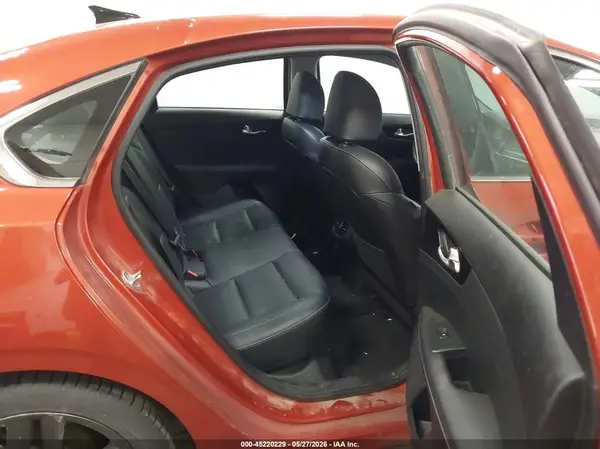 3KPF54AD8KE069064 2019 KIA FORTE - Image 8
