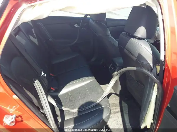 3KPF54AD8KE084034 2019 KIA FORTE - Image 8