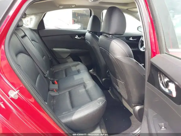 3KPF54AD8ME330843 2021 KIA FORTE - Image 8