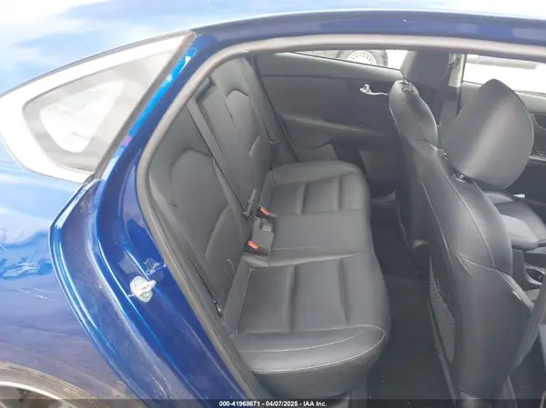3KPF54AD8ME406593 2021 KIA FORTE - Image 8