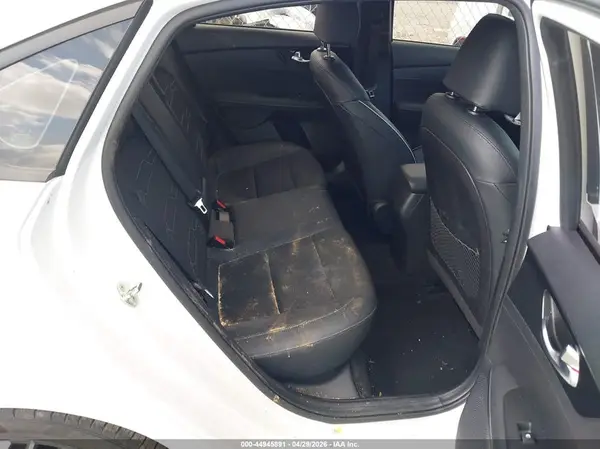 3KPF54AD8NE421273 2022 KIA FORTE - Image 8