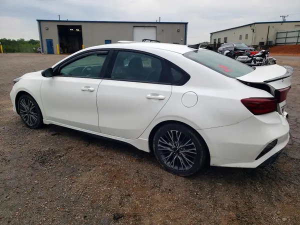 3KPF54AD8NE421600 2022 KIA FORTE - Image 2